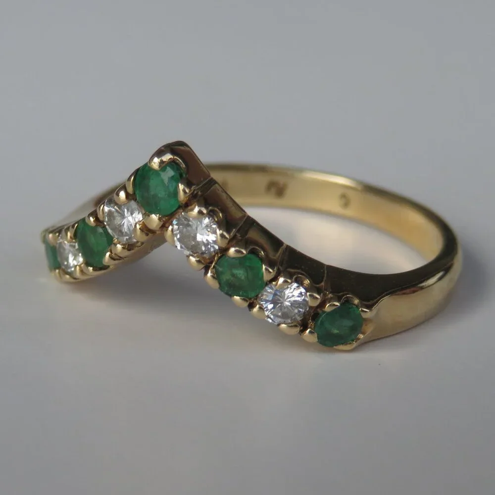 Genuine Diamonds Emeralds In Solid 14K V Chevron Ring Size 6.5